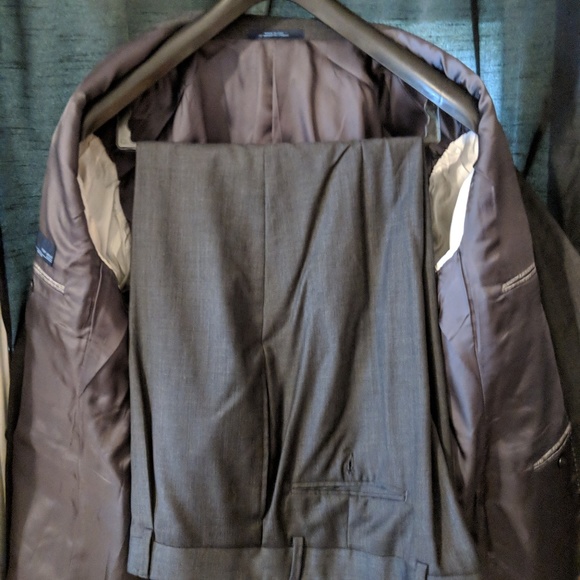 Joseph Abboud Charcoal Suit 44R
